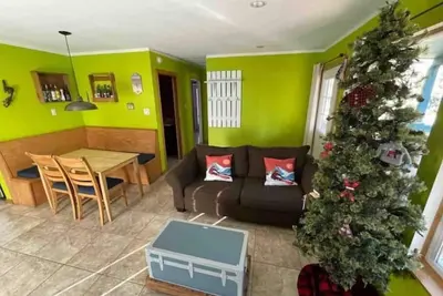 Image de Ski Cabin: picturesque cozy cabin with a hot tub!