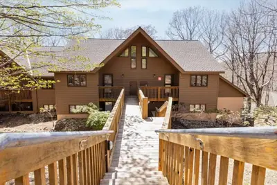 Image de Pepper’s Mountain Pad, nestled in the Blue Ridge Mountains at Wintergreen Resort