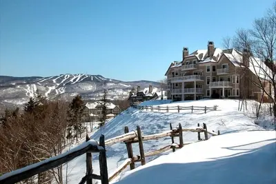 Image de Cozy retreat with breath taking mountain and water views