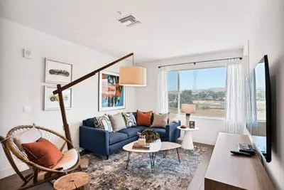 Image de Elegant 2br Condo w Pool & Fire Pit at Aya Apartments