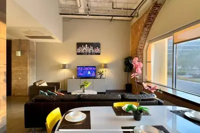 Image de Urban Loft 2 Bed | 2 Bath | Downtown | Free Valet Parking