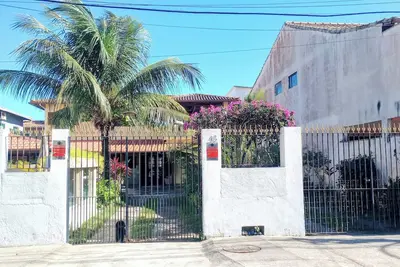 Image de Single-story linear house with swimming pool in Atlântico.