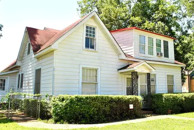 Image de Gran’s House in the Heart of Downtown Bullard, Texas