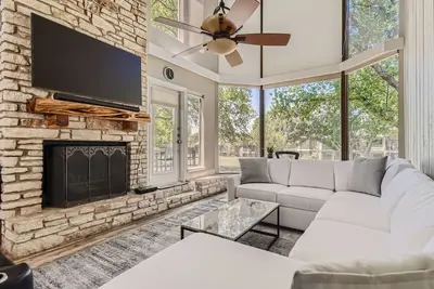 Image de Beautiful House in the World of Tennis Community