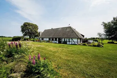 Image de Idyllic farmhouse 600 m from the Little.