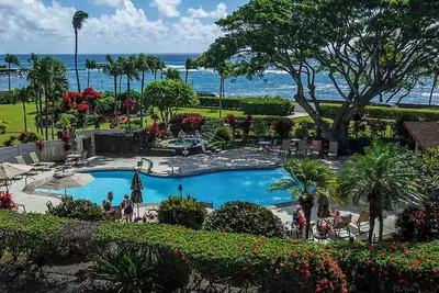 Image de Kauai Resort, Poipu, 50 yds to snorkeling. 3rd fl. Ocean View. Balcony. Kitchen.
