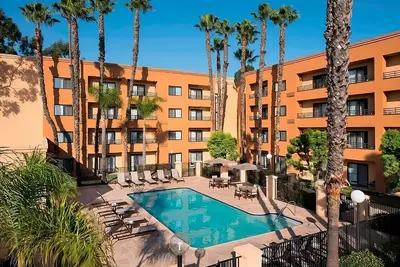 Image de Indulge in Home-Like Comfort! 3 Convenient Units, Minutes From Redondo Beach
