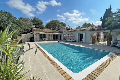 Image de Villa de luxe avec clim & piscine, près de la mer