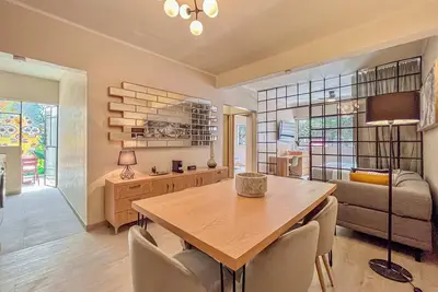 Image de Awaken your senses in this garden apartment