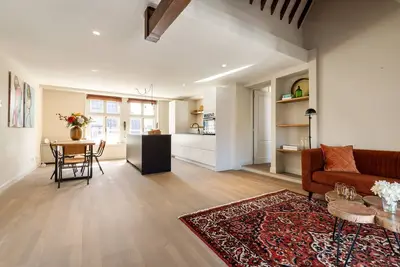 Image de Unique fully furnished apartment on top location in the center of Haarlem.