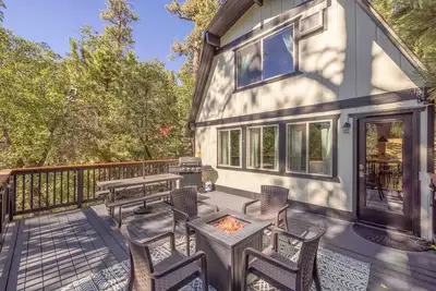 Image de Butte Bungalow | Jacuzzi, Near Lake & Village