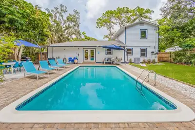 Image de Heated Saltwater Pool - Arcade - Pets - 2 King Beds - 75\" Tv - Img - Near Ami