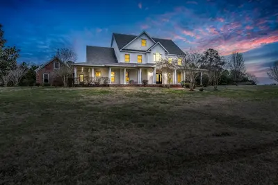 Image de Close to Msu | Spacious | Grill Deck
