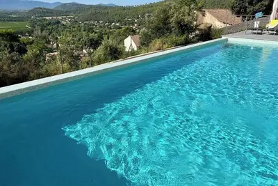 Image de Appartement au Rdc d’une belle villa à Taradeau avec vue imprenable