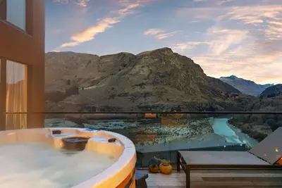 Image de The Wanderlust-Luxurious Queenstown Retreat
