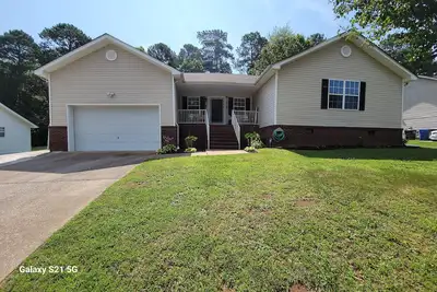 Image de Leisure Time is a stylish, comfy home that you will enjoy