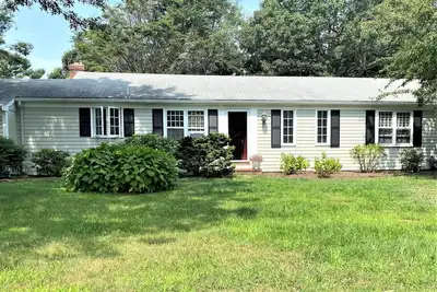 Image de Spacious home in quiet neighborhood