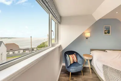 Renovated in 2023 and boasting magnificent views across the Milford Haven Waterway.