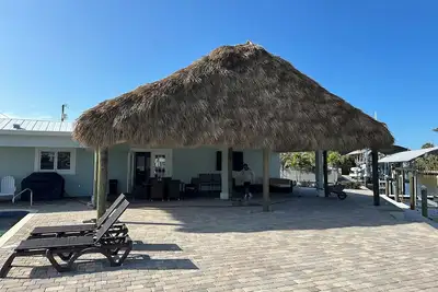 Image de Three Master Suites-Pool -Waterfront On Corner Lot - Boat Lift -Outdoor Kitchen