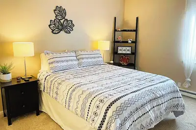 Image de Bright and Cozy Extended Stay Townhome!