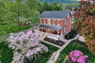 Quaint Studio Apartment in Historic Farmhouse - \nNearby river access and hiking!