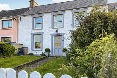Image de Picked for its superb location just a few minutes walk to the beach and restaurants.