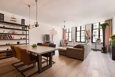 Image de Dam Square, central station, luxury apartment