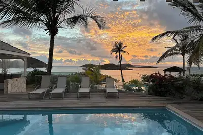 Image de White Pearl, A seafront Caribbean Jewel in front of Pinel Island