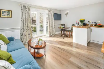 Image de Escape to this charming, one-bedroom, ground floor retreat in Alnwick, Northumberland.