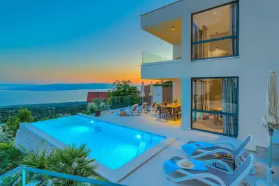 Image de Superbe maison à Baska Voda avec WiFi