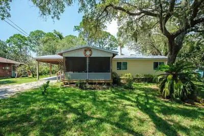 Image de Gulf Girl-Welcoming Porch w\/Gulf View Across Way