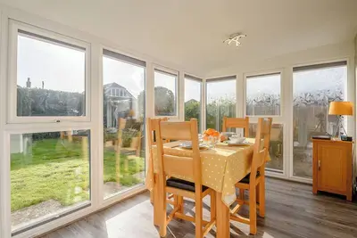 Image de 2 chambres à coucher à Southbourne, near Bournemouth