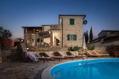 Image de Superbe maison Ă Sveti Lovrec avec.