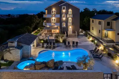 Image de Belle maison de 8 chambres à Zaton