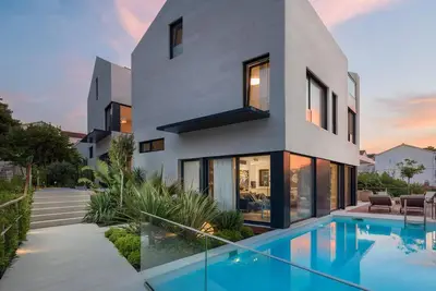 Image de Maison luxueuse à Sutivan avec sauna