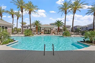 Image de Peaceful Kierland 2br Condo | Pool, Spa | Free Parking | Golf Access | Gym Walk to Shops & Dining
