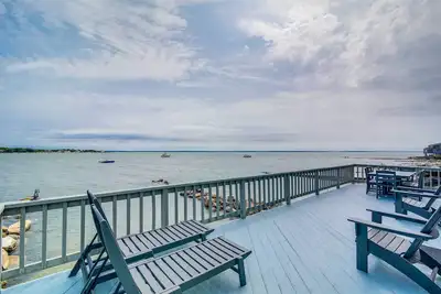 Image de Serene Mattapoisett Home w\/ Private Beach Access!
