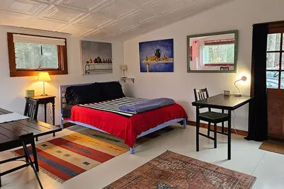 Image de West Wing - a unique private space w/patio