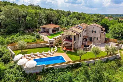 Image de Maison luxueuse Ă Brcici