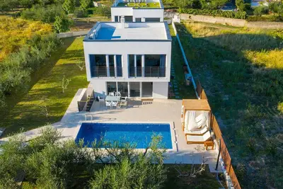Image de Belle maison Ă Kastel Novi