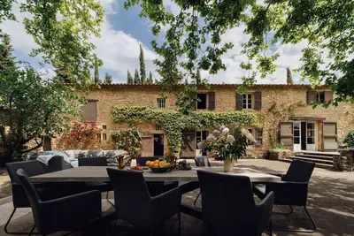 Image de Maison de famille et vignoble à Bonnieux, Provence