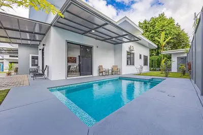 Image de Casamsar Villas:  cozy modern home super close to the beach and amenities