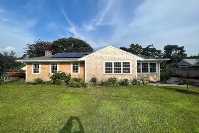 Image de Cape Cod Tranquility in Falmouth Village