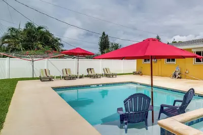 Image de Breezy Palm Bay Home: Outdoor Pool, Near Beaches!