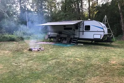 Image de Beautiful Rv located in the peaceful wilderness