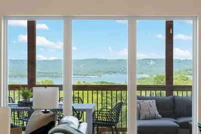 Image de Labor Day Open-New Home-Deck with the Best Views of Table Rock-Private Hot Tub, Free $400 Tickets