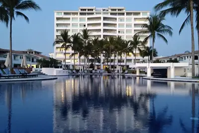 Image de Beachfront Luxury Condo in Nuevo Vallarta for rent with the best Ocean View.
