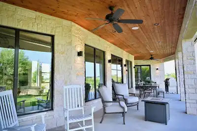 Image de Enjoy the tranquility of the surroundings in the comfort of your private villa.