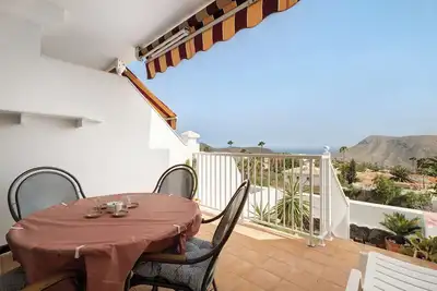 Image de Appartement de vacances 'Isabel Vista Sur' avec vue sur la mer, piscine partagée et Wi-Fi