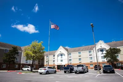 Image de Comfort and Convenience! 2 Comfortable Units, Near Congress Avenue Bridge